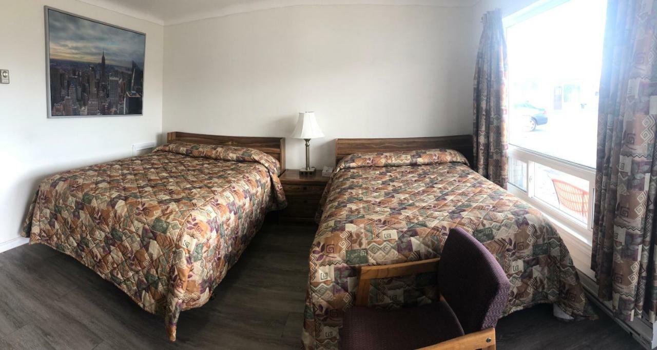 Century Motel Cornwall Zewnętrze zdjęcie